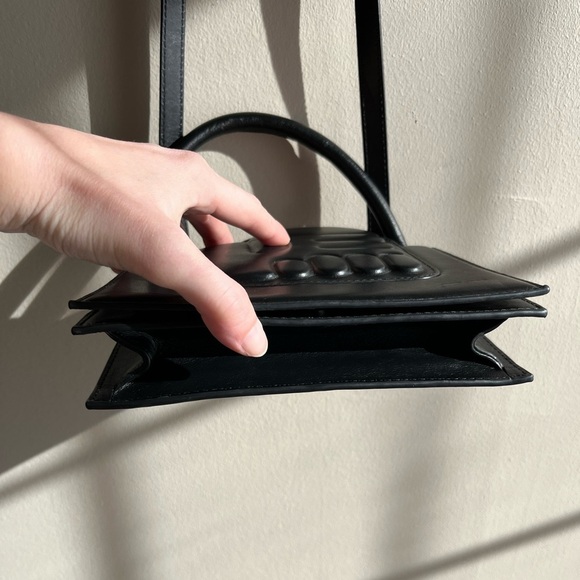 Ester Manas Black Leather Heart Holding Hands Crossbody Purse - Picture 8 of 11